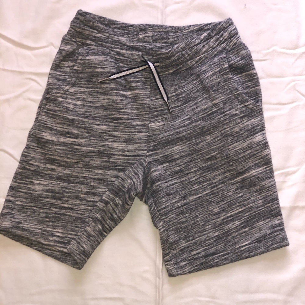 Grey jogger shorts for boys